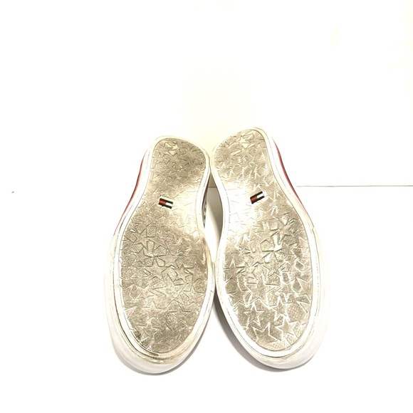 Tommy Hilfiger - Picture 12 of 14